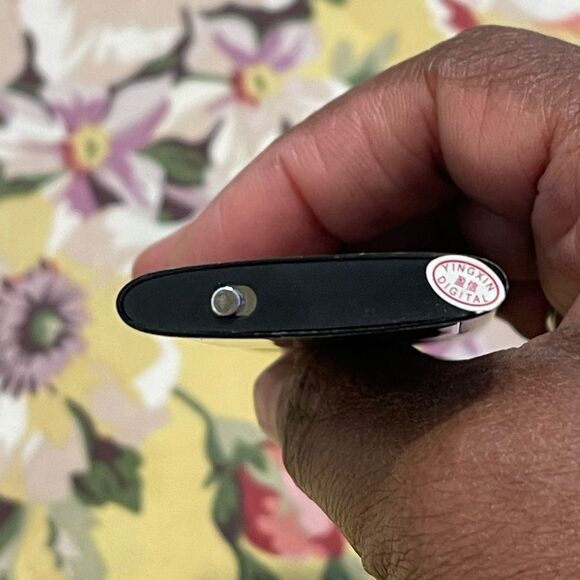 Black MP3 Player with Click Wheel and Screen - Picture 3 of 4